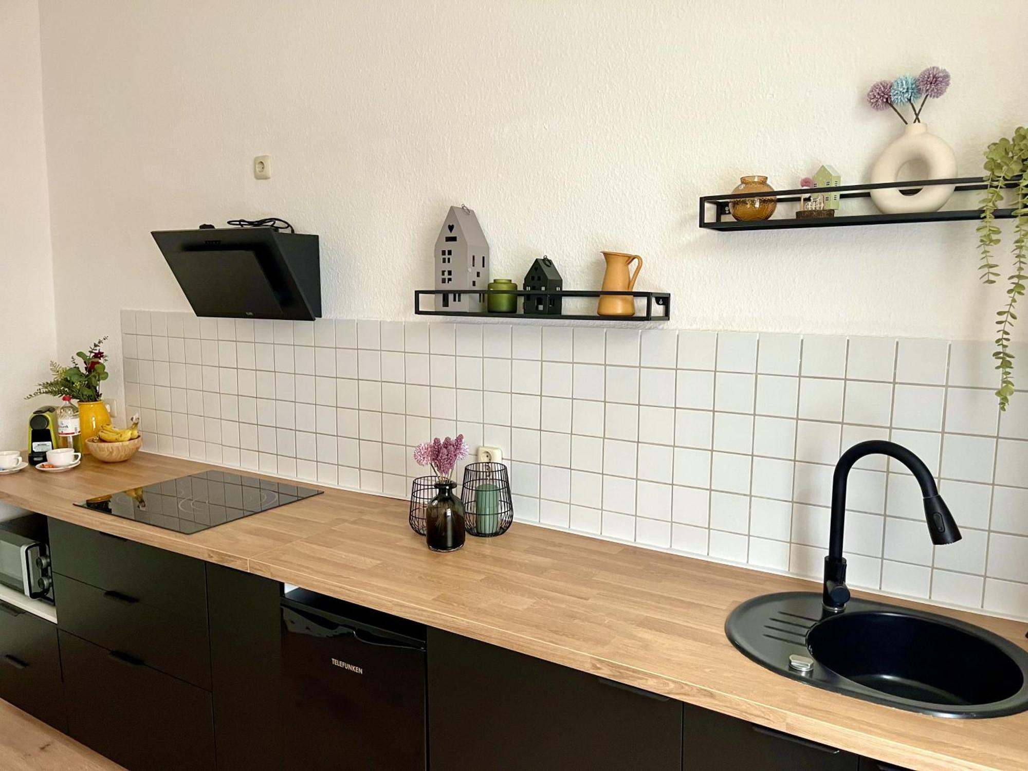 Endless: Studio Mit Netflix + Workstation Im Zentrum Шверін Екстер'єр фото